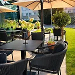 Pinot Noir & Wine Bar 3*