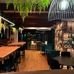 Pinot Noir & Wine Bar Konukevi 3*