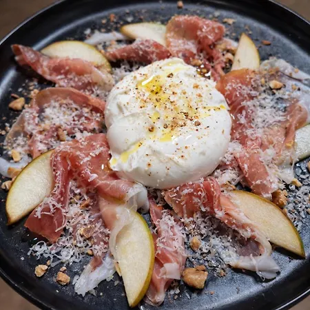 Pinot Noir & Wine Bar Gæstehus Nové Město nad Metují