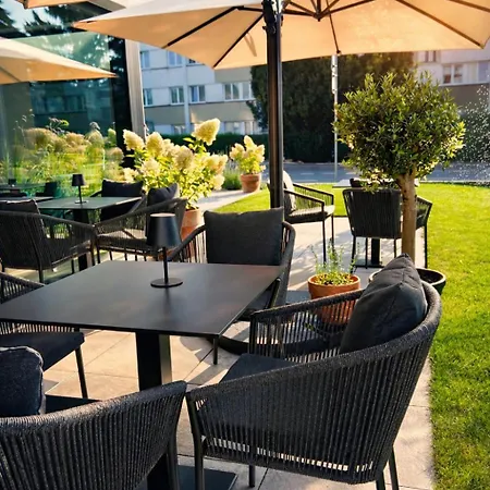 Pinot Noir & Wine Bar 3*
