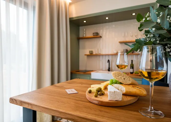 Pinot Noir Apartments&wine Bar 3*